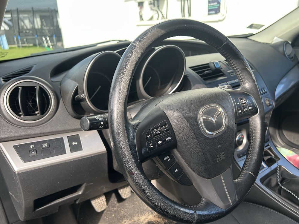 Mazda 3 2011 rok 2.2 185 km