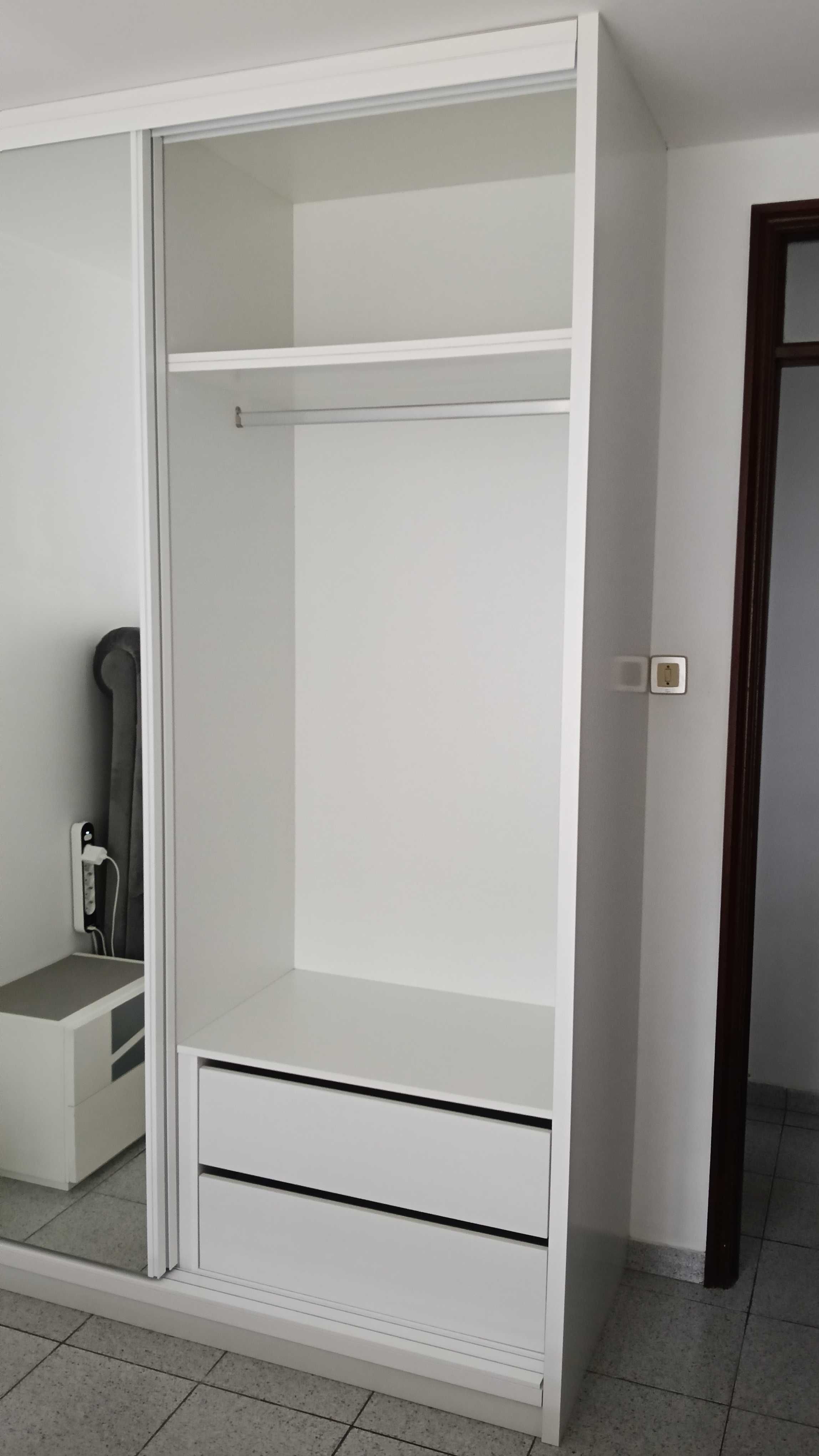 Roupeiro de Qualidade – Espaço e Estilo no Seu Quarto