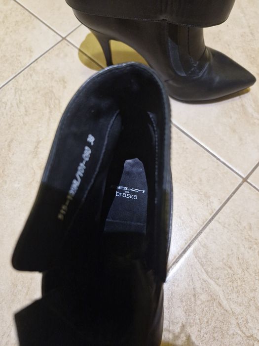 Продам жіноче взуття