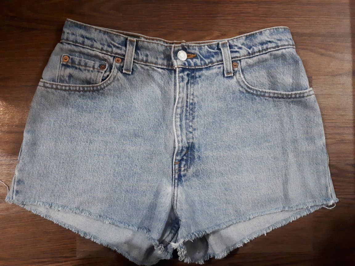 Джинсовые шорты Levis