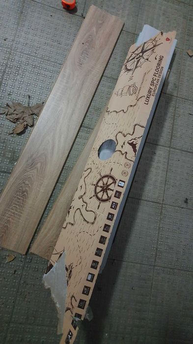 Pavimento vinílico SPC flutuante Ribadão Buccaneer Campeche