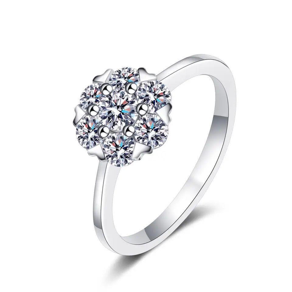 Stebny pierścionek 925 z diamentami moissanite