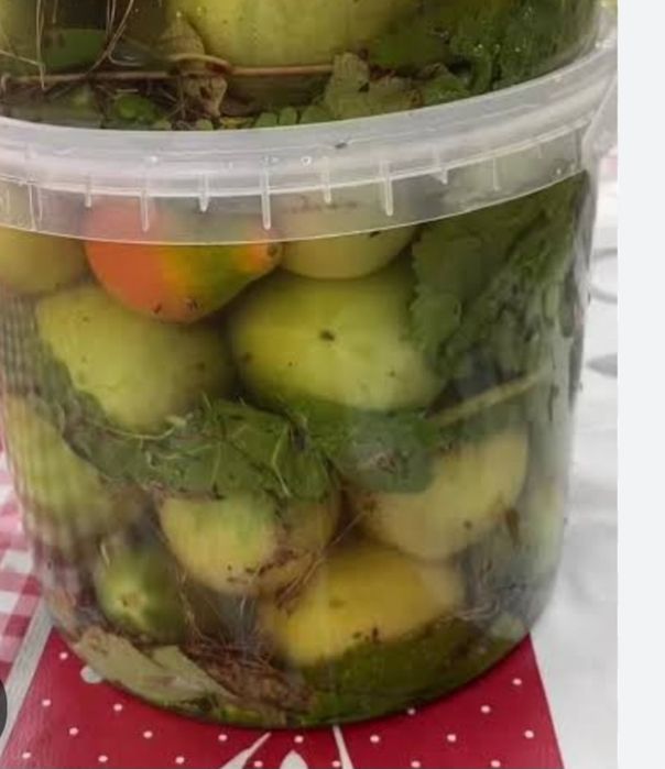 Помідори квашені бочкові