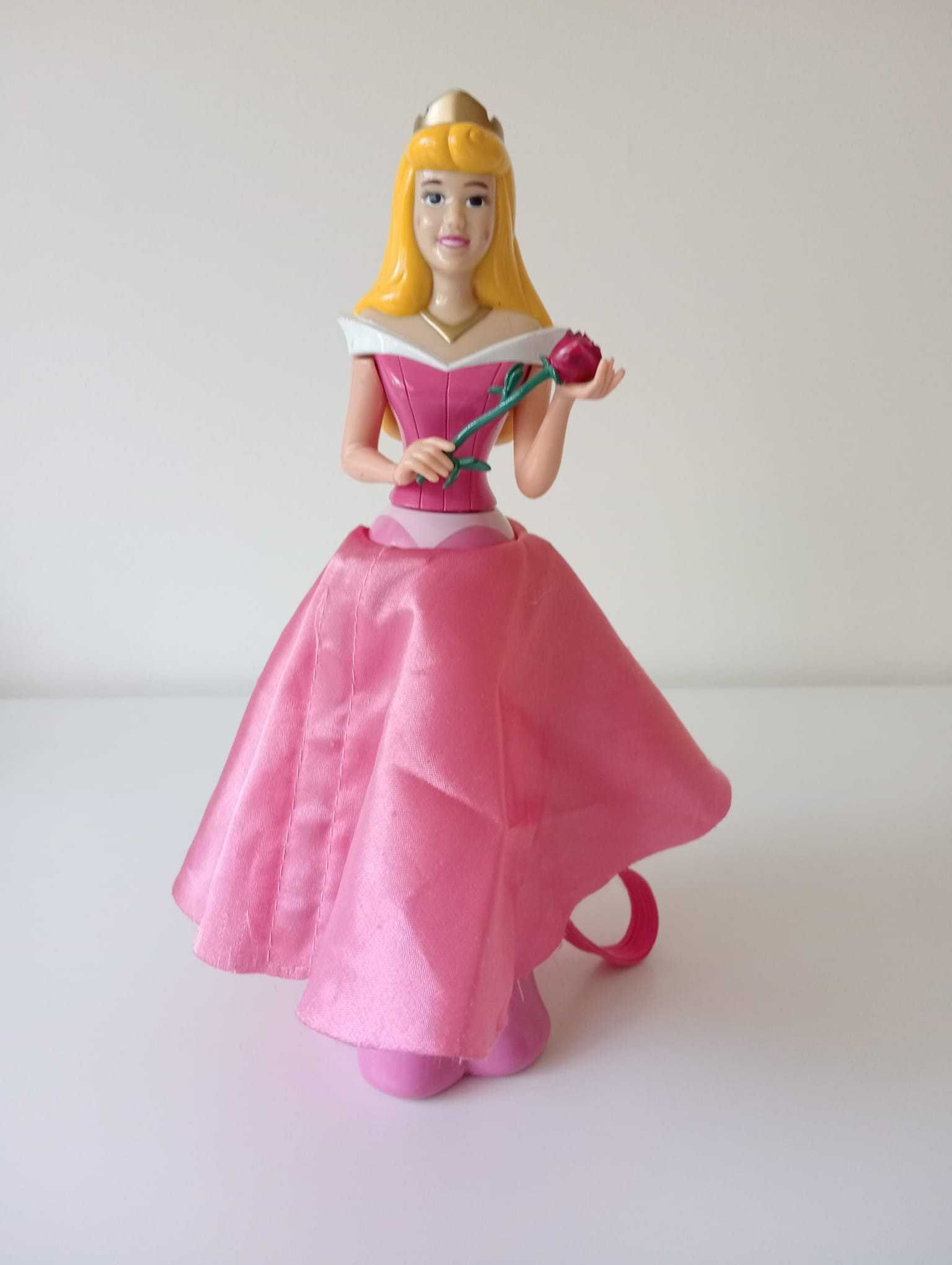 Boneca Aurora Disney com Saia Rotativa