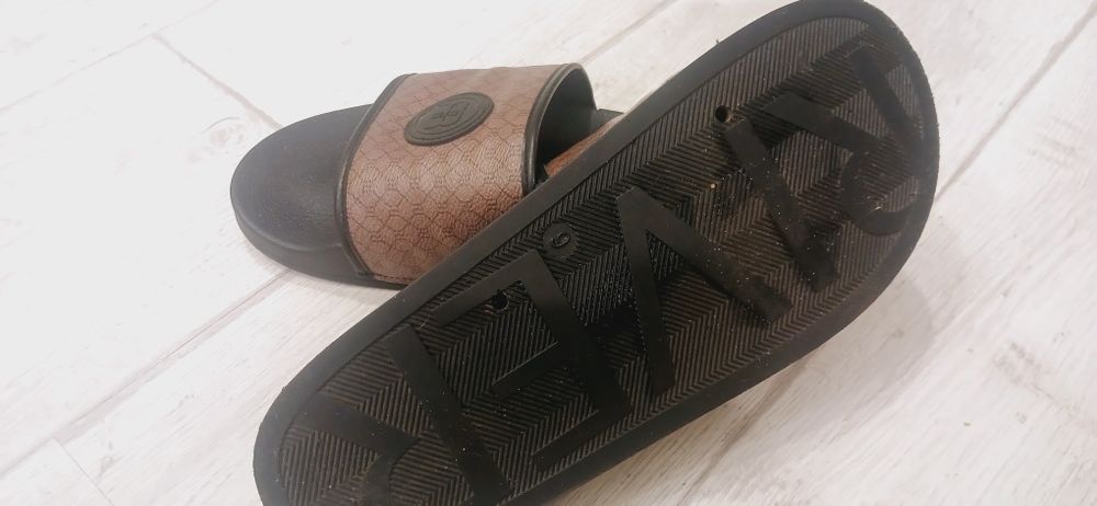 Шльпанці чоловічі River Island