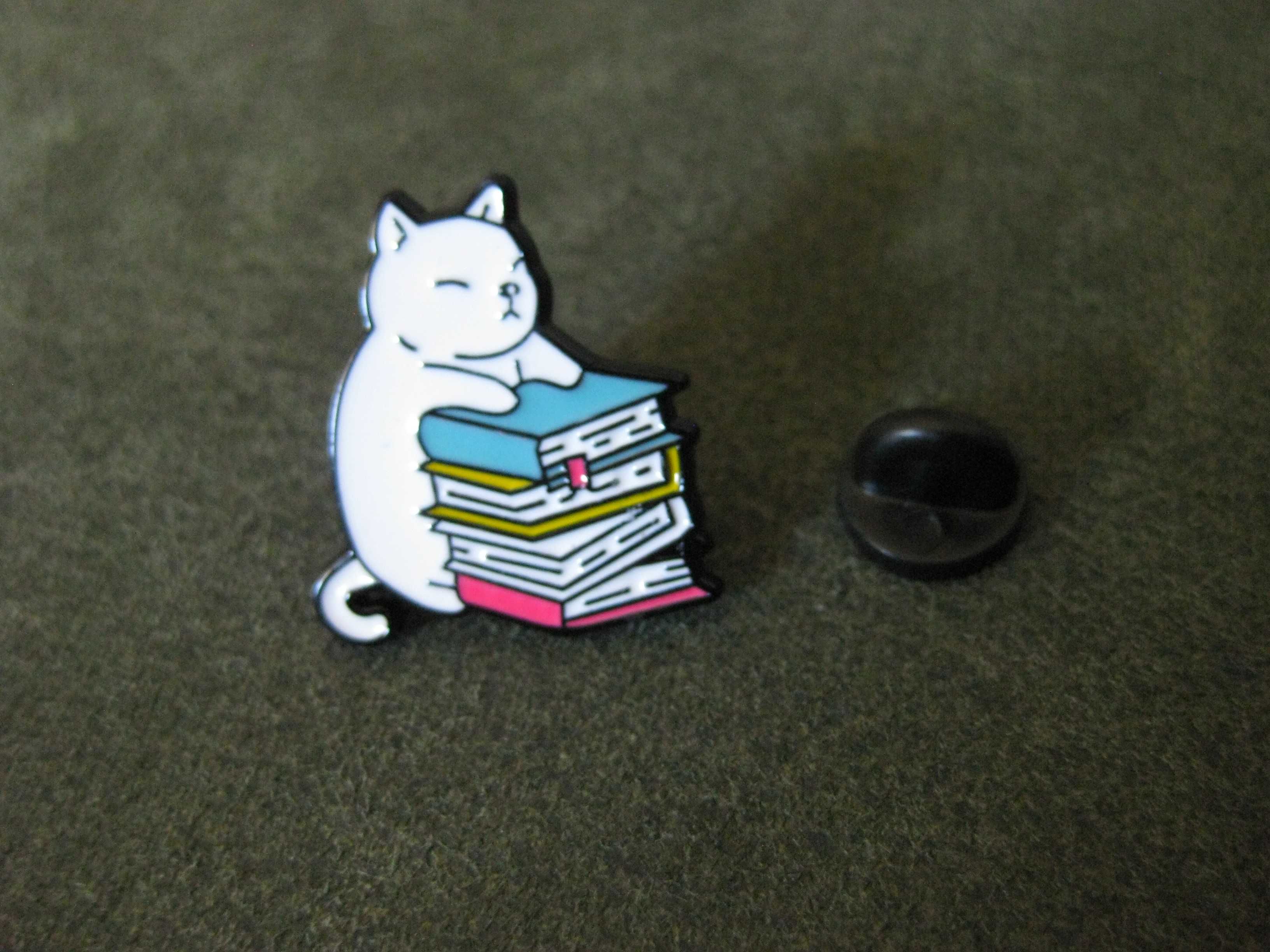 Pins Esmalte Gato a Descansar na Lua NOVO