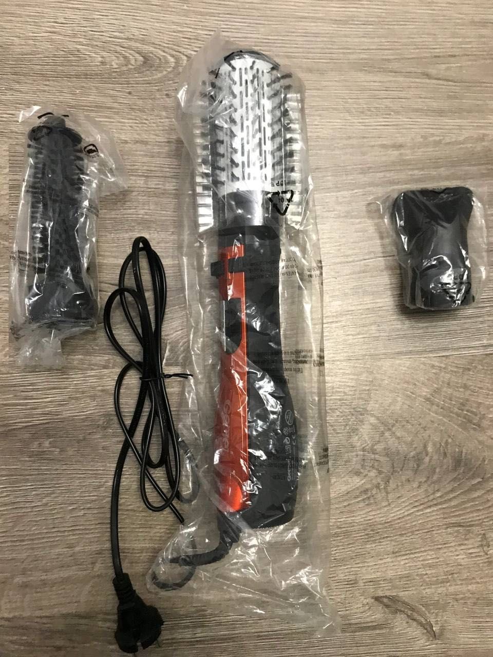 Новий Фен-щітка GEMEI! 680 гривень