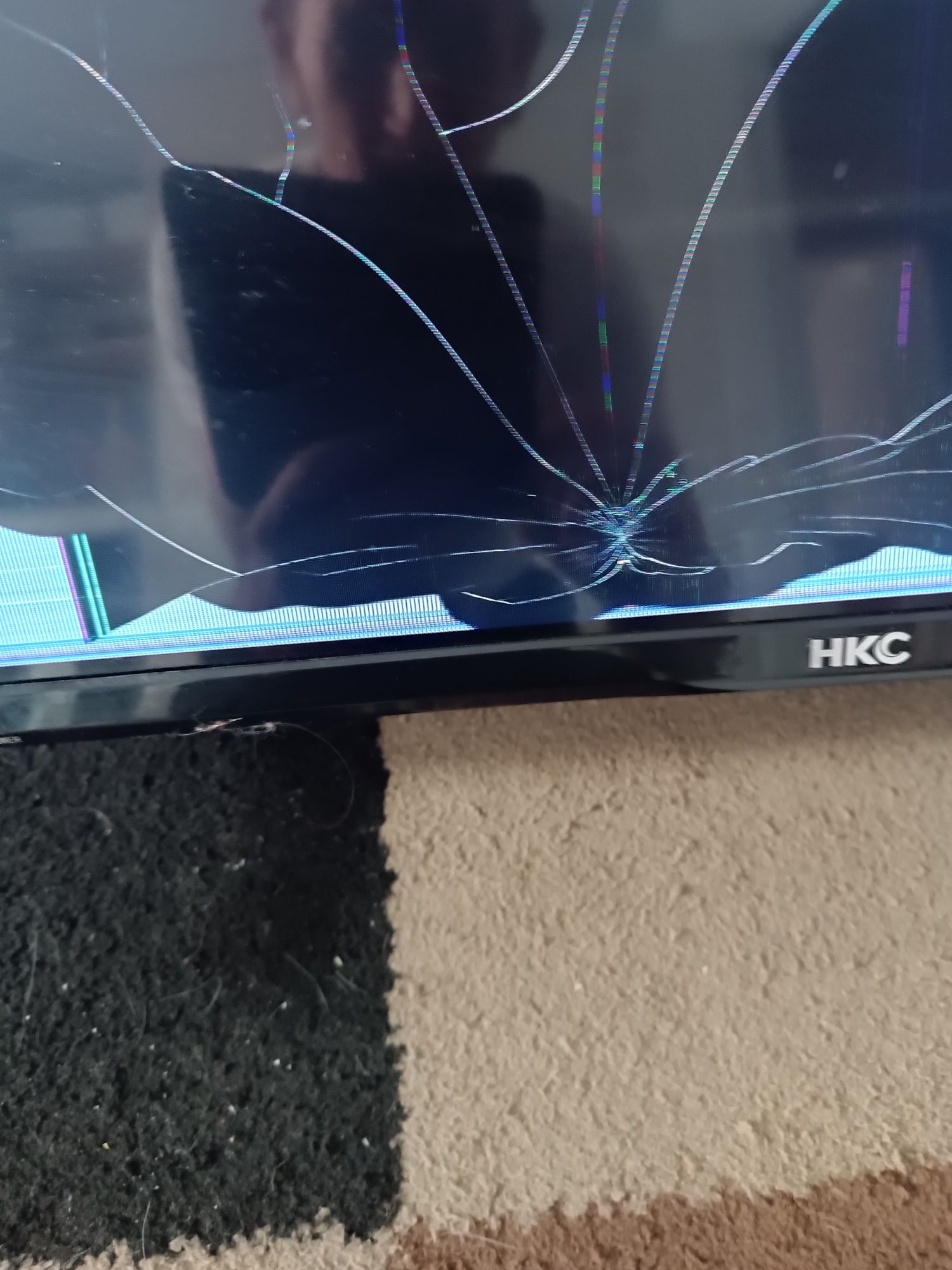Sprzedam uszkodzony telewizor H K C