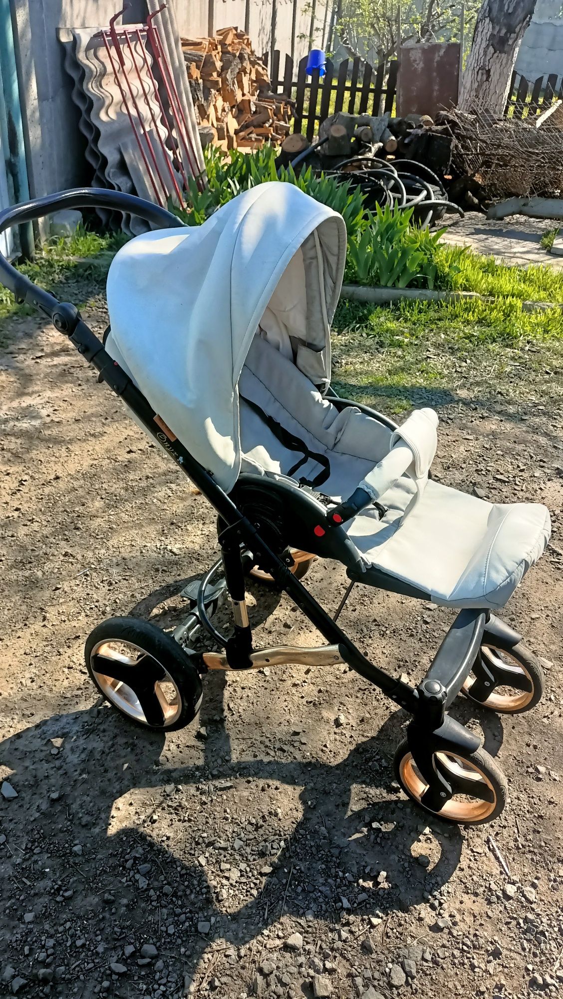 Продам коляску Onyx.