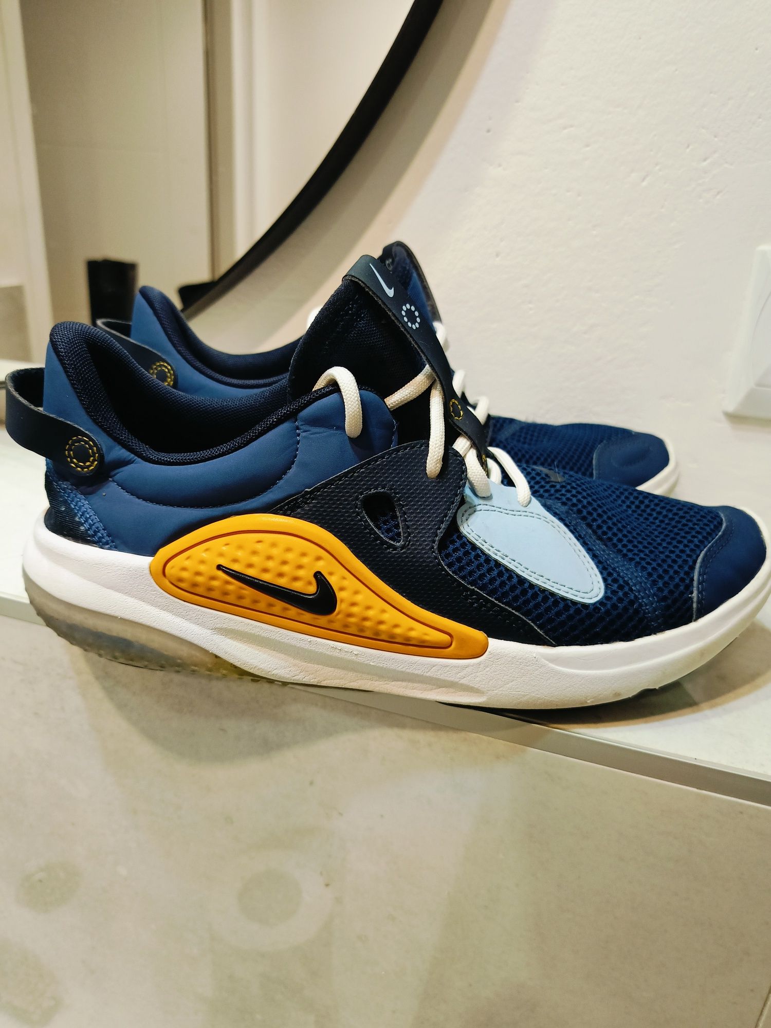 Buty Nike joyride CC 42