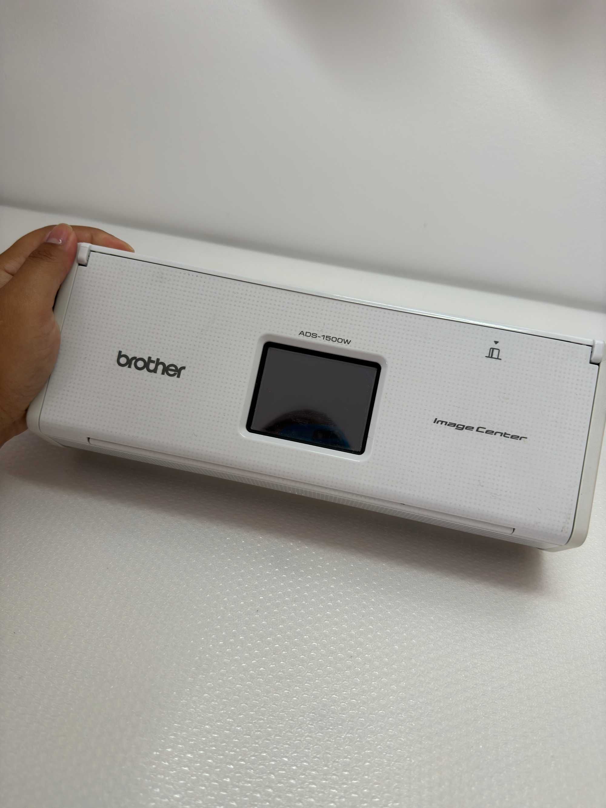 Scanner Brother ADS-1500W - Digitalize com Facilidade e Eficiência!