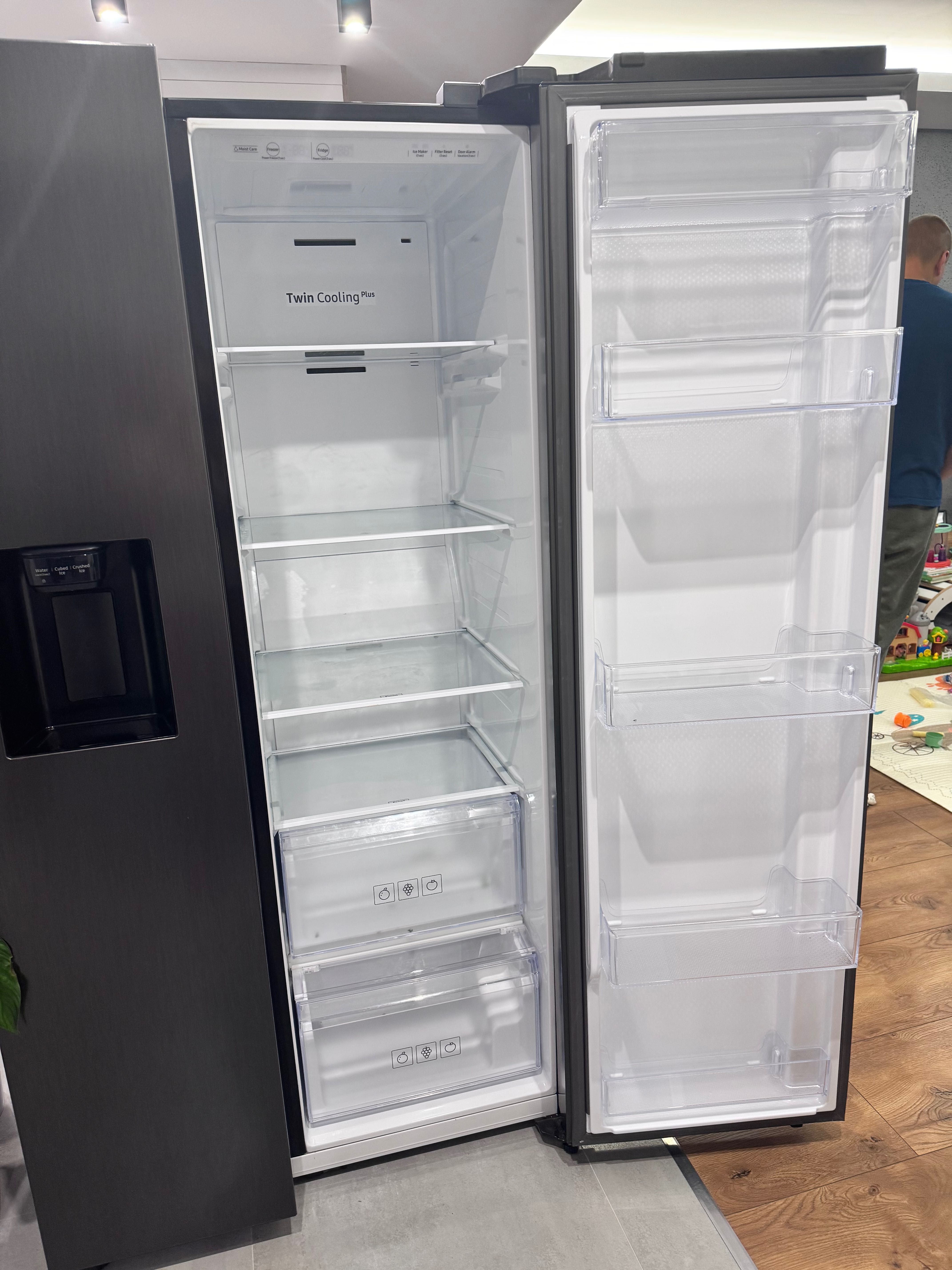 Lodówka samsung z kostakrką