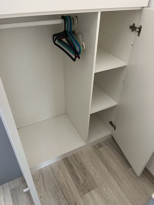 Łóżko piętrowe z biurkiem i szafą + materac.