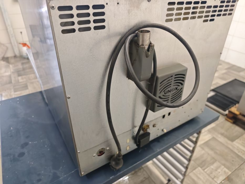 Пароконвектомат 4 рівні Unox XF135 Arianna