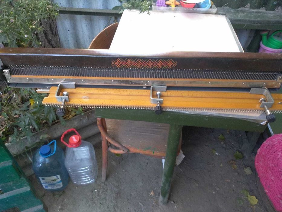 Продаю вязальный аппарат "Чернивчанка"