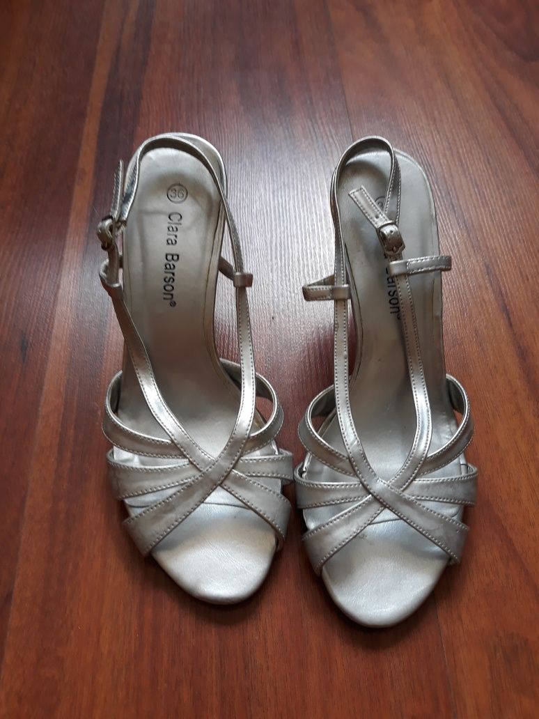 Sprzedam buty damskie szpilki