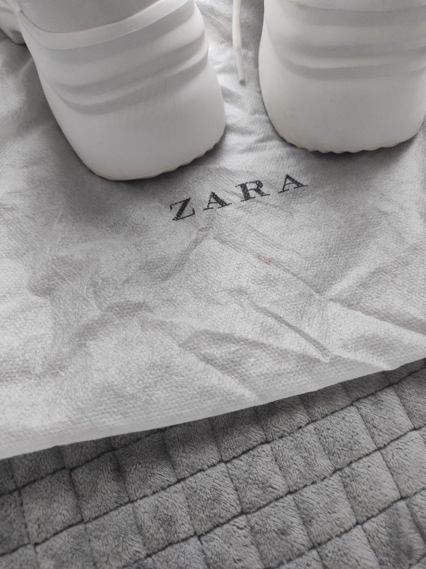 Sneakersy białe z wstawkami transparentnymi Zara