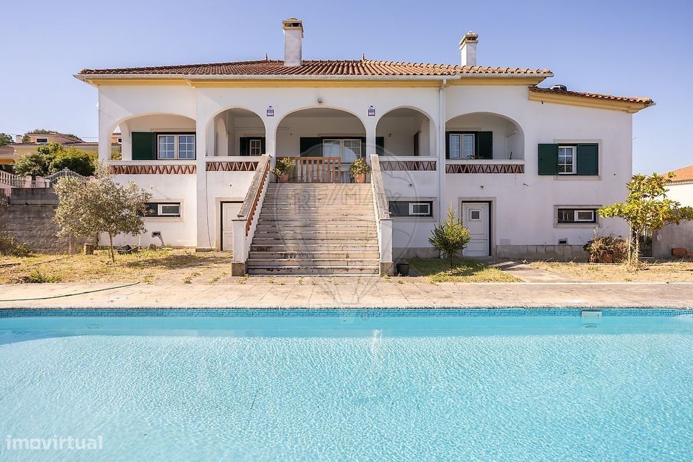 Moradia T4 para venda