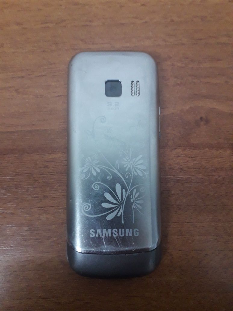Продам телефон Samsung  б/ у в хорошем рабочем состоянии
