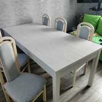 Stół do salonu z krzesłami