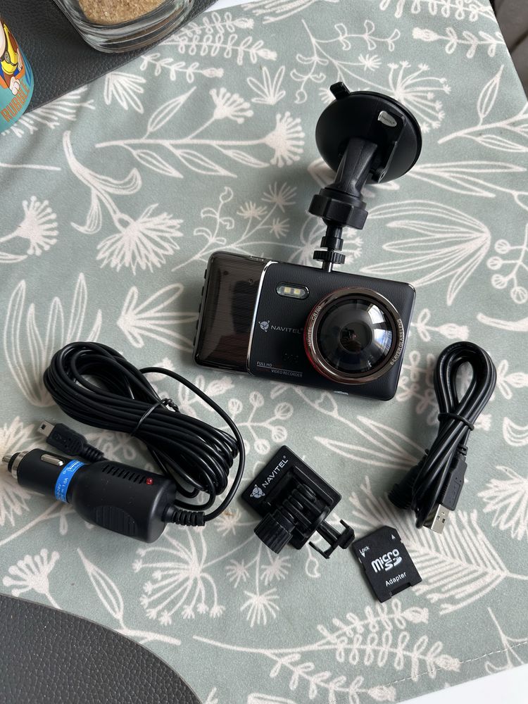 Kamera samochodowa wideorejestrator Navitel CR700