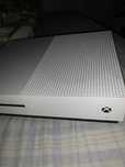 Xbox one s 500 GB +2pady i 5 gier