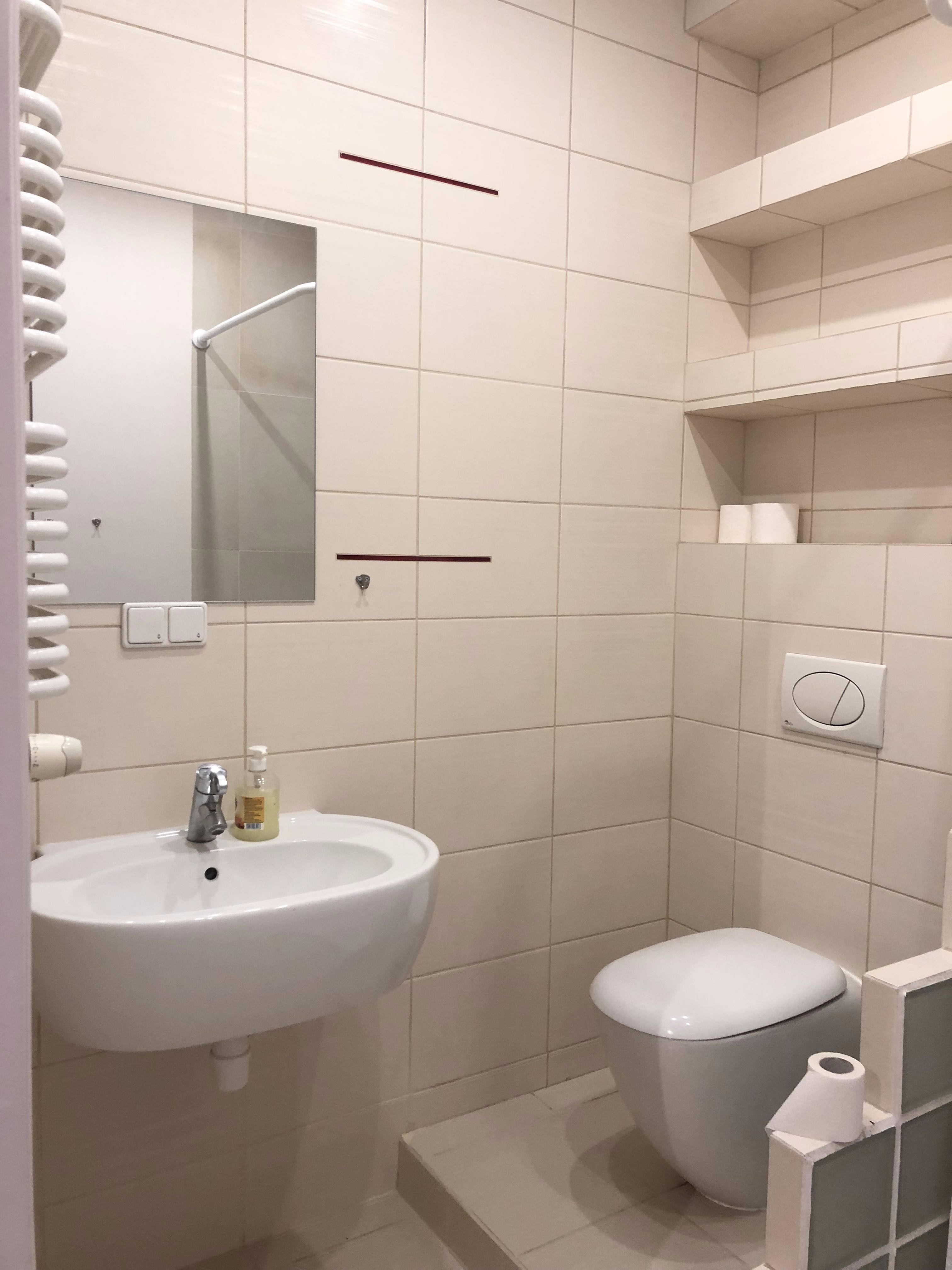 Jasne, ciche pokoje w otoczeniu zieleni