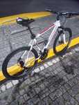 Bicicleta  BTT  27 velocidades