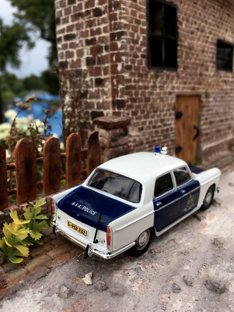 PEUGEOT 404-auta,model,wozy policyjne,kolekcja