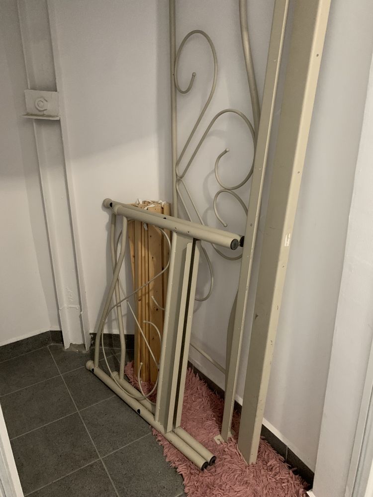Łóżko metalowe IKEA ze stelazem i materacem 80x200 beige