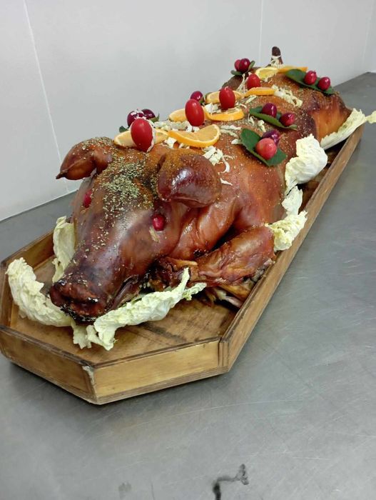 Stół wiejski, stół szwedzki, prosię pieczone , jagnię, kiełbasa , dzik