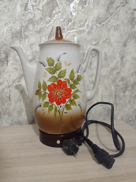 Фарфоровий електрочайник