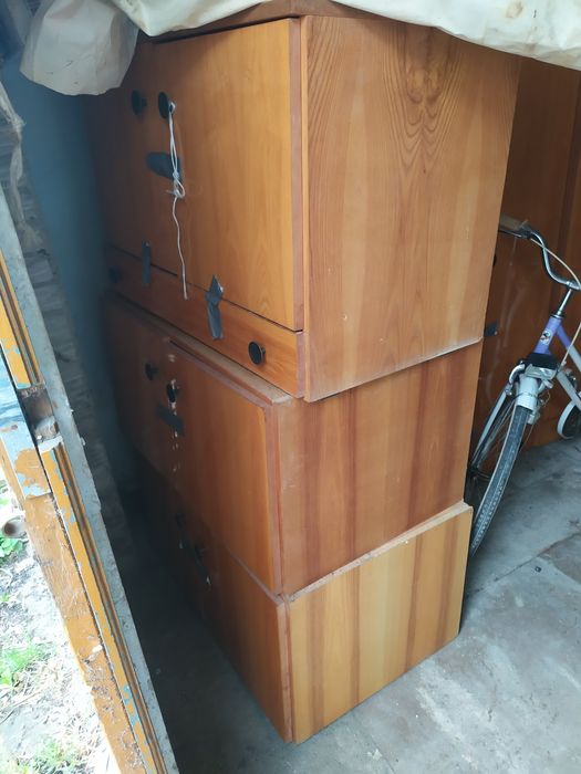 Meble drewniane regał