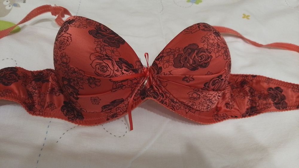 Женский бюстгалтер, лифчик с пушапом