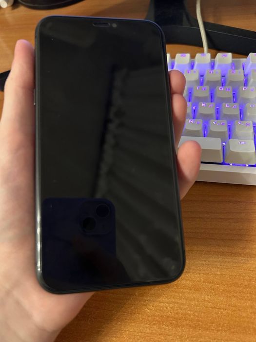 Продам айфон 11 64 гб