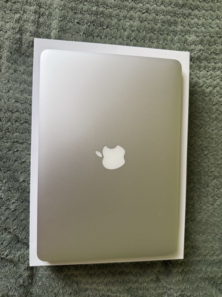 Macbook Pro 13 2015 i7 16/256GB /Sequoia 15.2