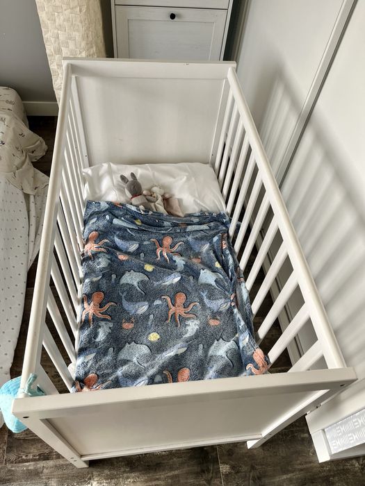 Berço + colchão IKEA usados a preço incrível