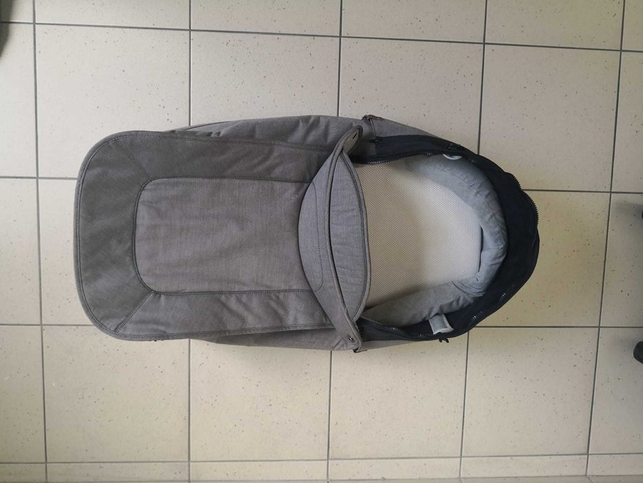 Wózek dziecięcy Joolz Day+ 2w1 – gondola + spacerówka + akcesoria