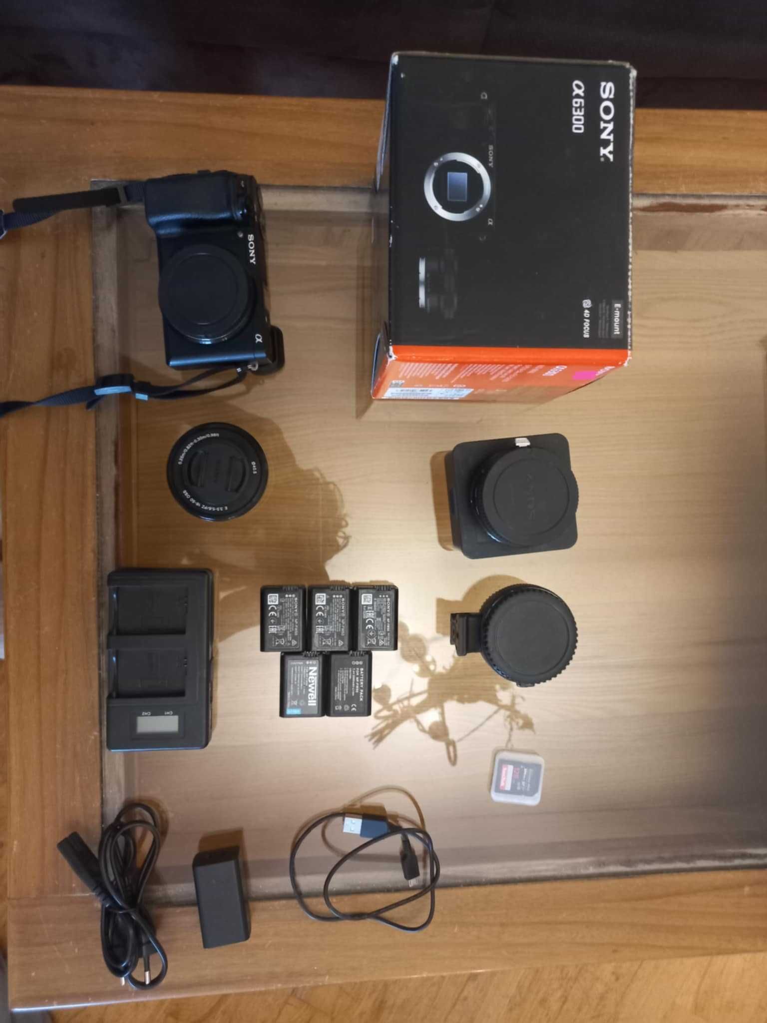 Sony A6300 z obiektywem i akcesoriami