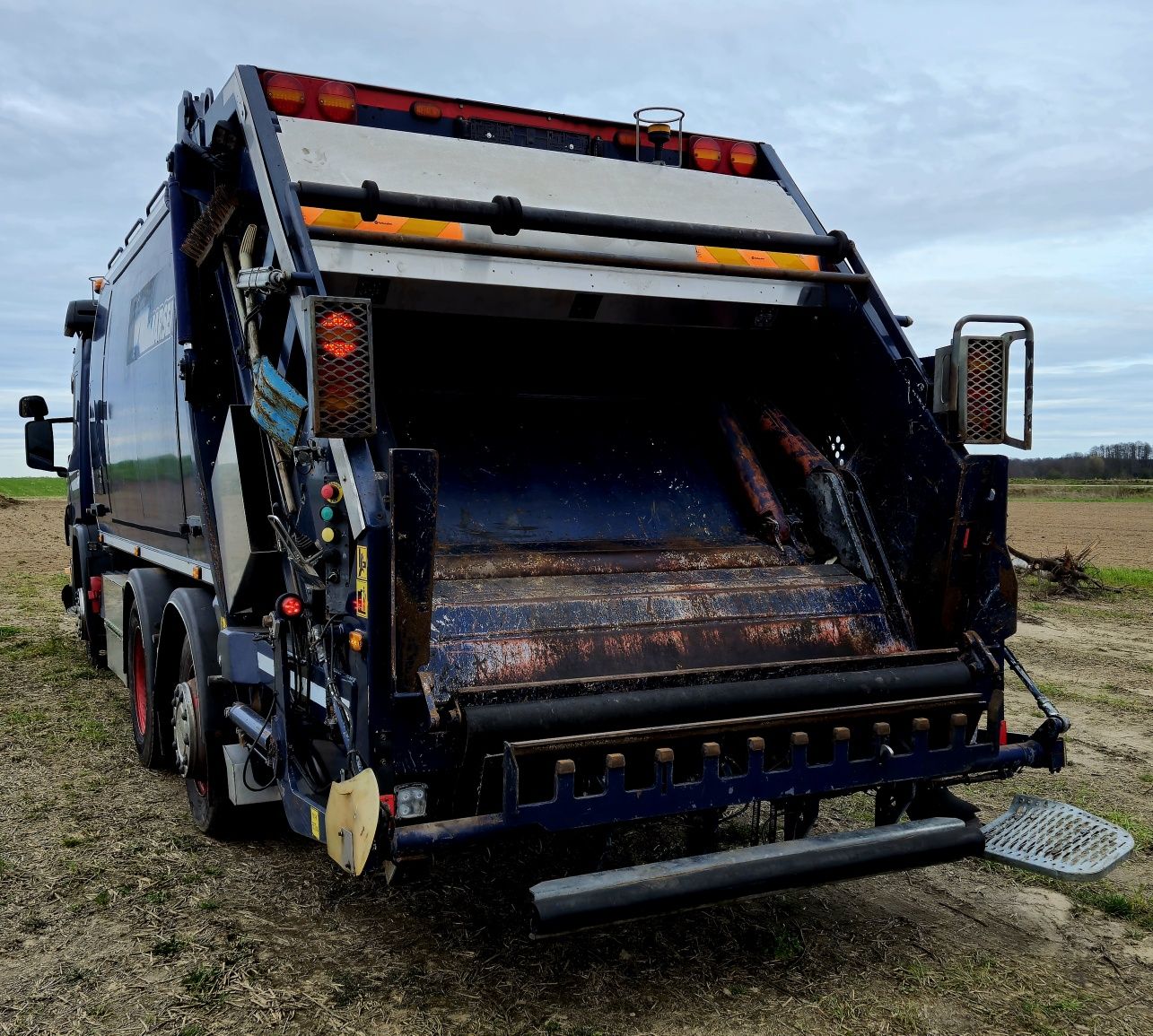 Wynajem Śmieciarki Scania P280 NTM