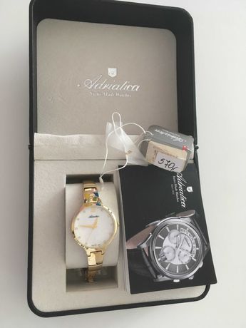 Śliczny zegarek Adratica.