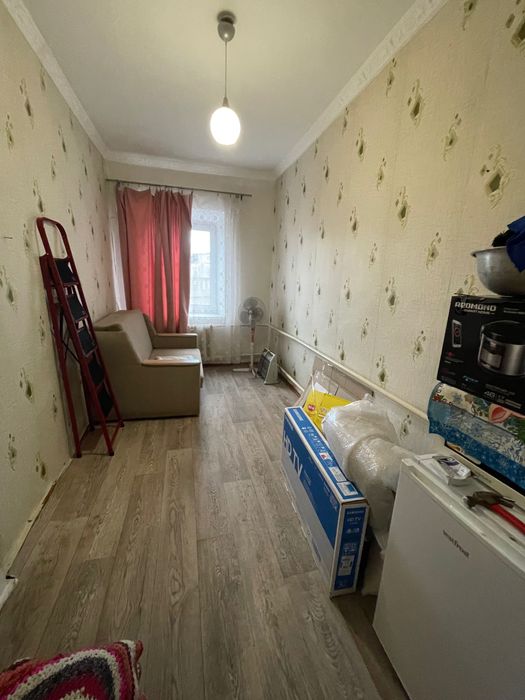 Продам дом возле центрального рынка
