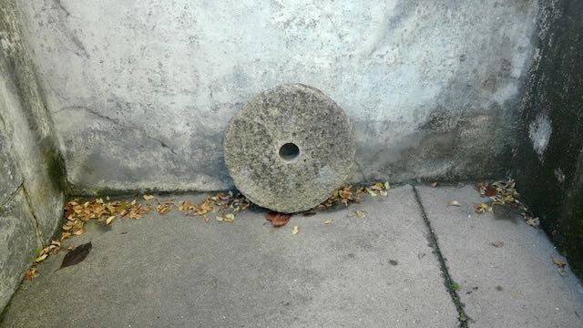 Roda de carroça antiga