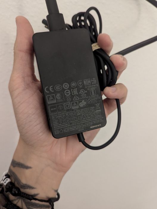 Зарядка Microsoft Surface Pro, Surface Book, Surface laptop (1800)