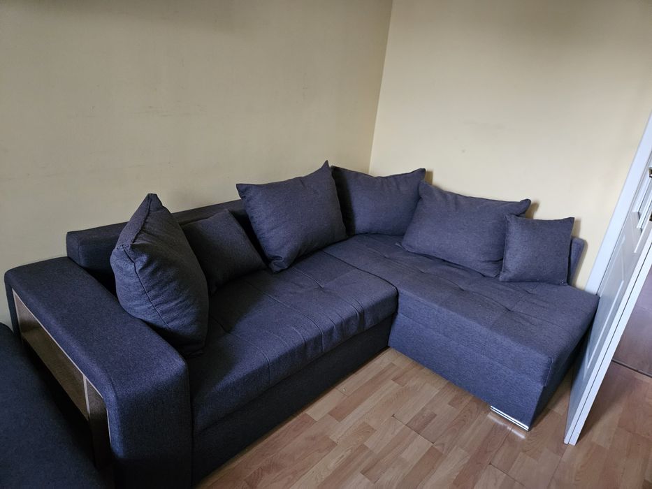 Narożnik kanapa +dostawka pufa