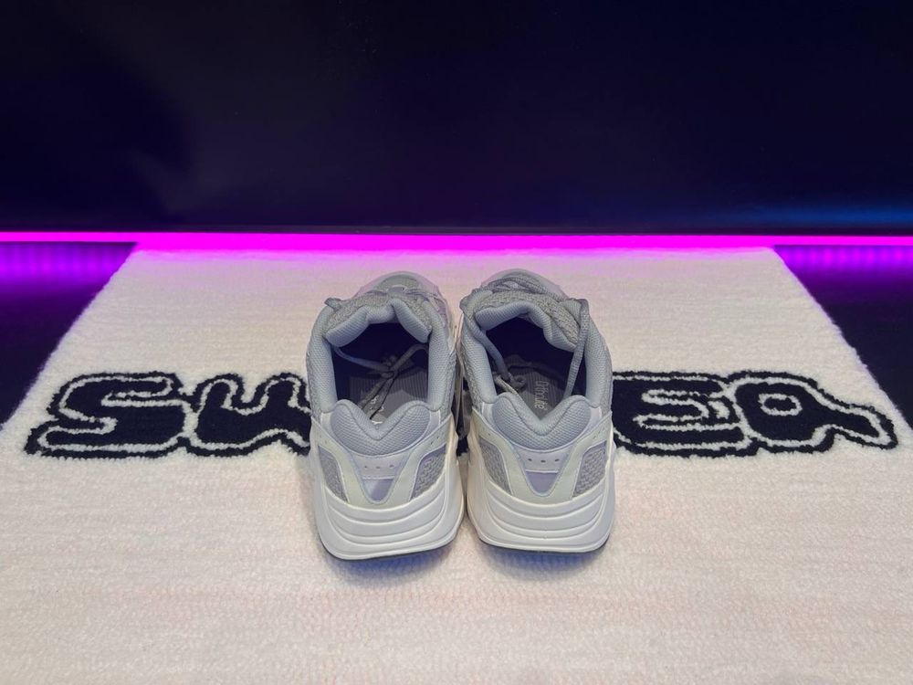 Yezzy Boost 700 V2 Static