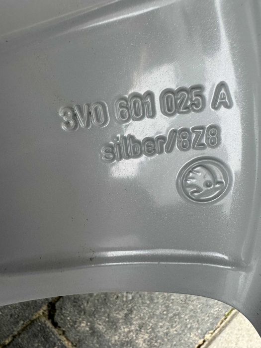Zima R17 Skoda Superb III,Karoq,Octavia,YETI,PASSAT B8,T-ROC,ATECA,