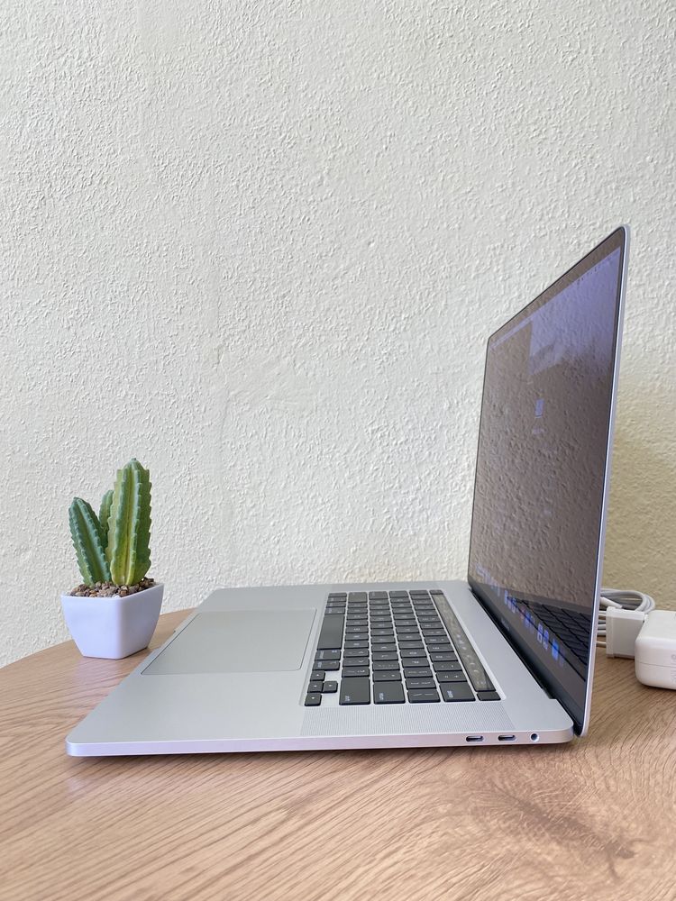 Macbook Pro 16" 2019 i7-9750H 16/512Gb ІДЕАЛ 216 ЦИКЛІВ