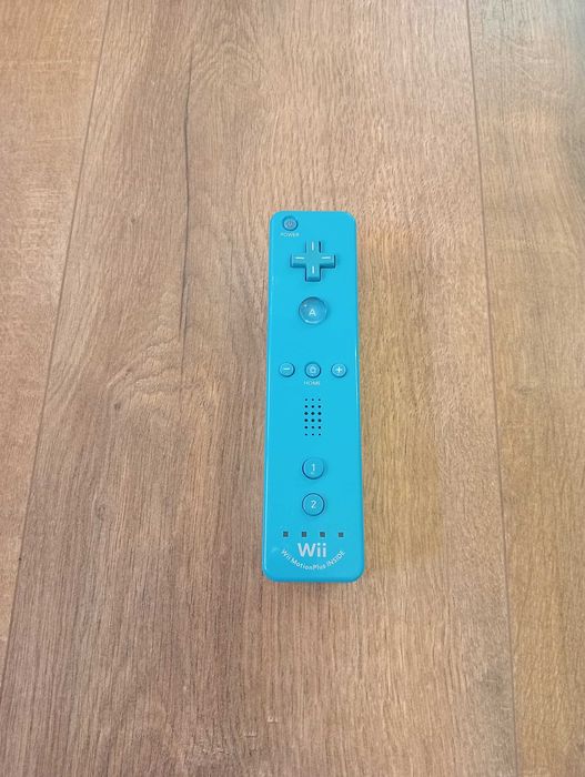 Oryginalny Wii Remote z Motion Plus - Nintendo Wii