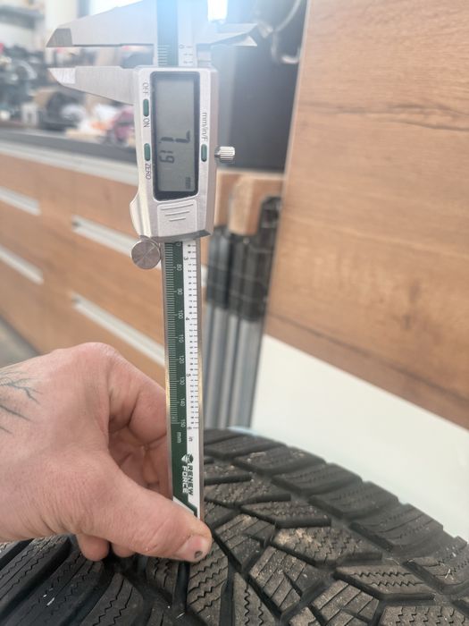 Nowe felgi z nowymi oponami Audi A6, VW